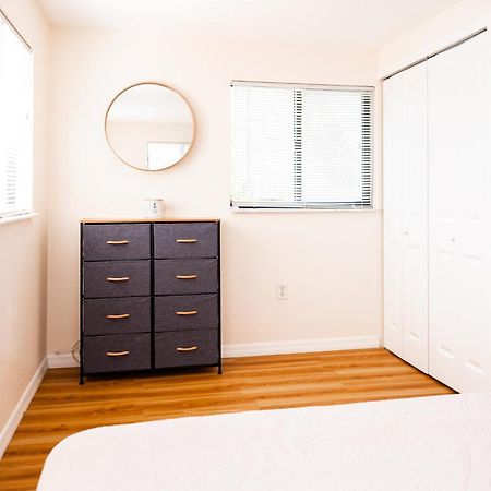 Sun-Drenched 1Br Apt - 5Min Walk To Beach Clearwater Beach Exterior photo