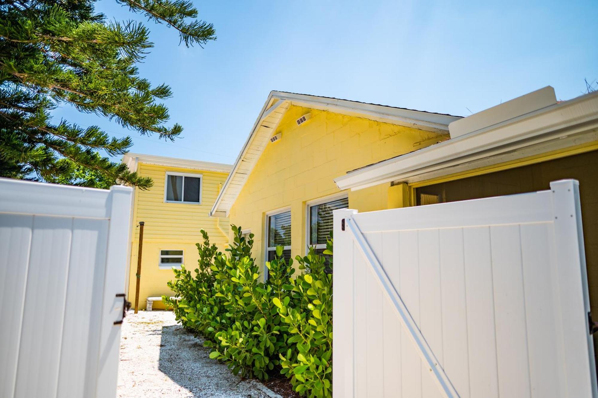 Sun-Drenched 1Br Apt - 5Min Walk To Beach Clearwater Beach Exterior photo